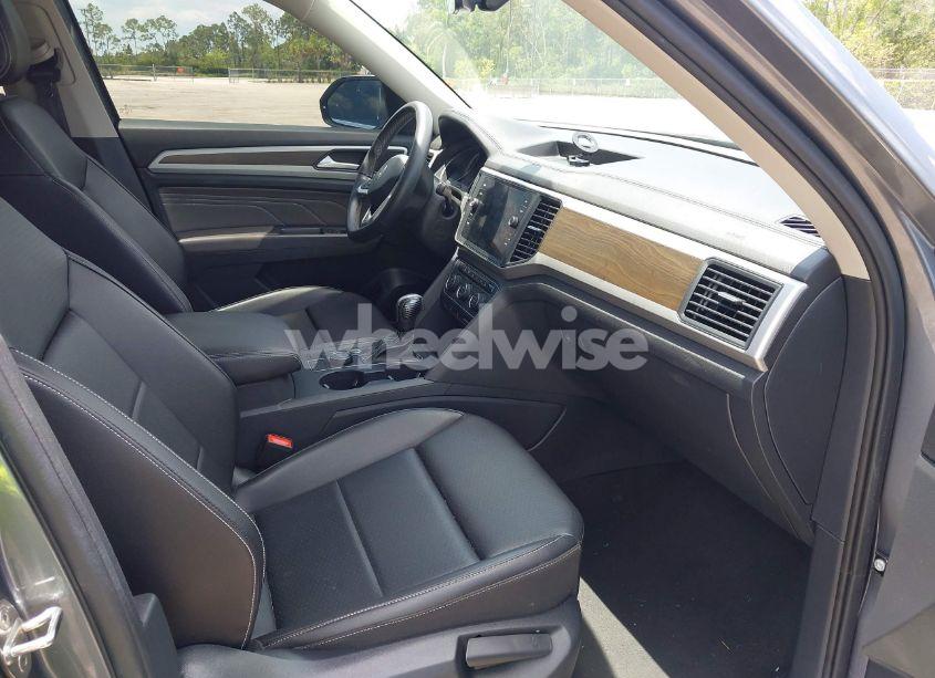Photo 5 of 2021 Volkswagen Atlas 3.6L V6 SE W/TECHNOLOGY (VIN 1V2HR2CA9MC585740)