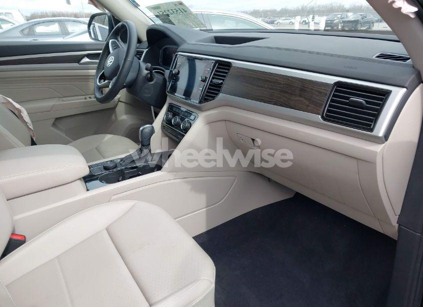 Photo 5 of 2022 Volkswagen Atlas 3.6L V6 SE W/TECHNOLOGY (VIN 1V2HR2CA9NC548835)