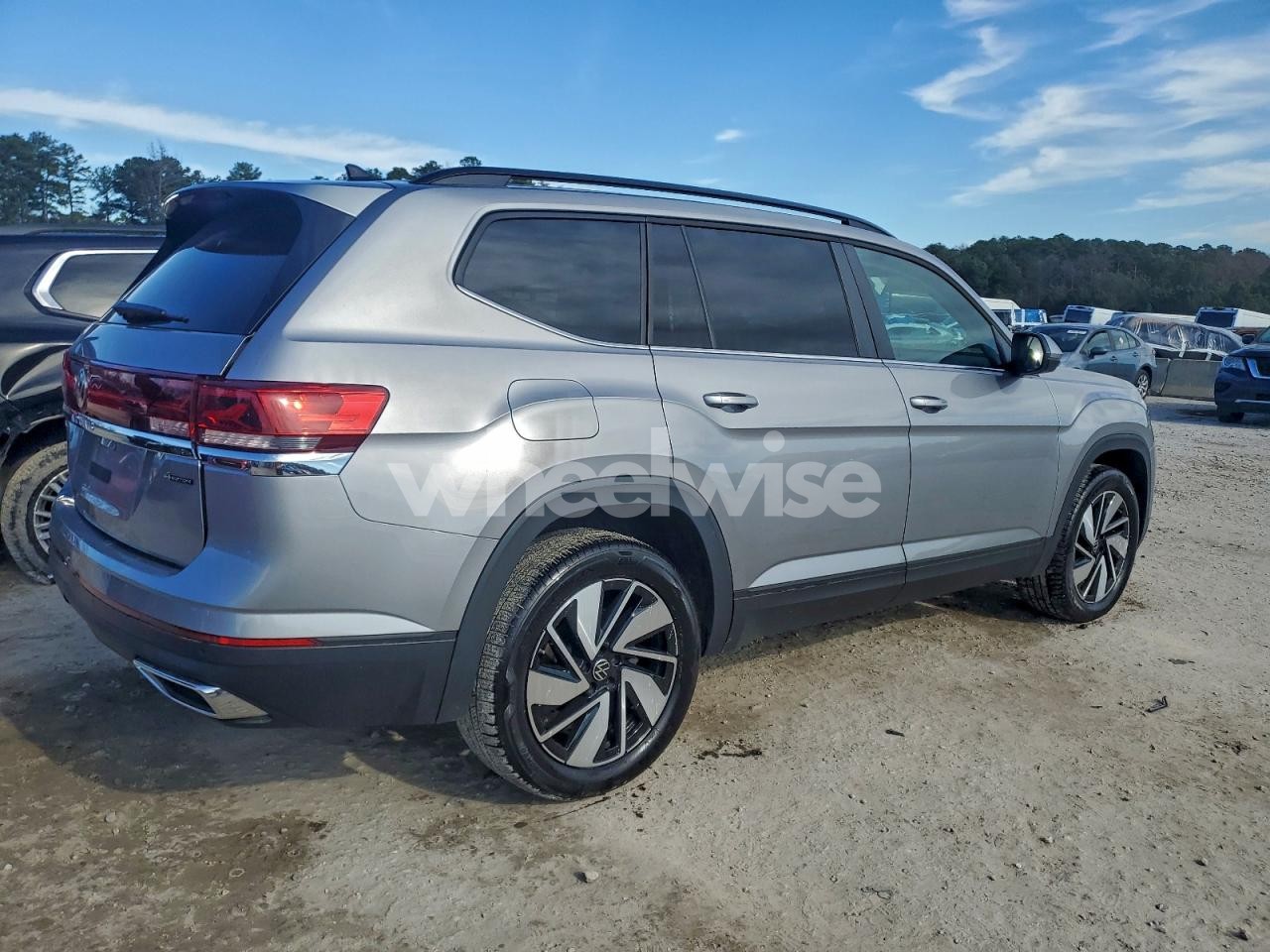 Photo 3 of 2025 VOLKSWAGEN ATLAS SE (VIN 1V2HR2CA9SC533652)
