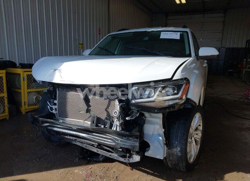 Photo 2 of 2021 Volkswagen Atlas 3.6L V6 SE W/TECHNOLOGY (VIN 1V2HR2CAXMC540824)