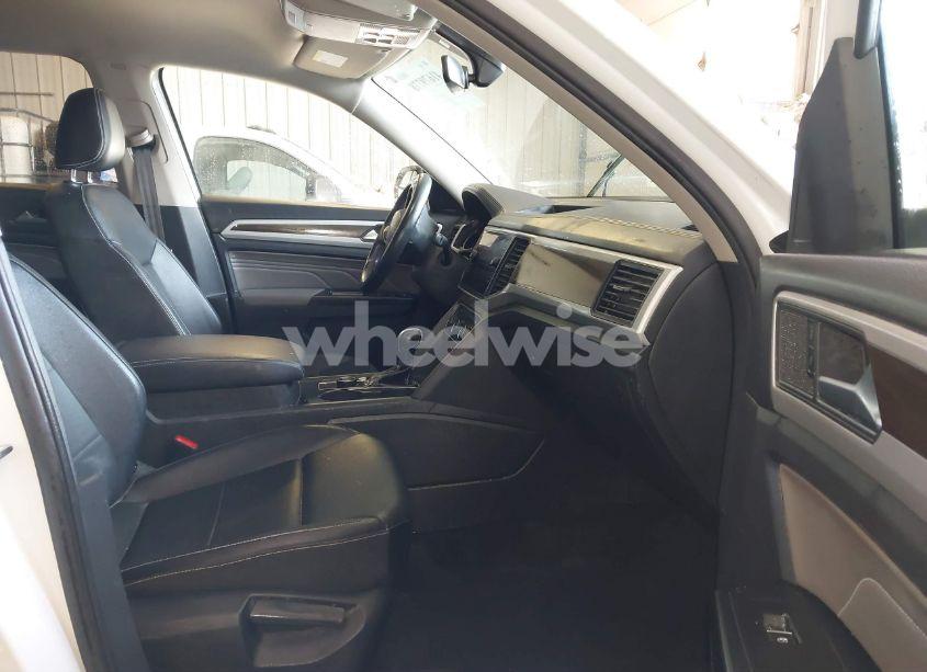 Photo 5 of 2021 Volkswagen Atlas 3.6L V6 SE W/TECHNOLOGY (VIN 1V2HR2CAXMC540824)