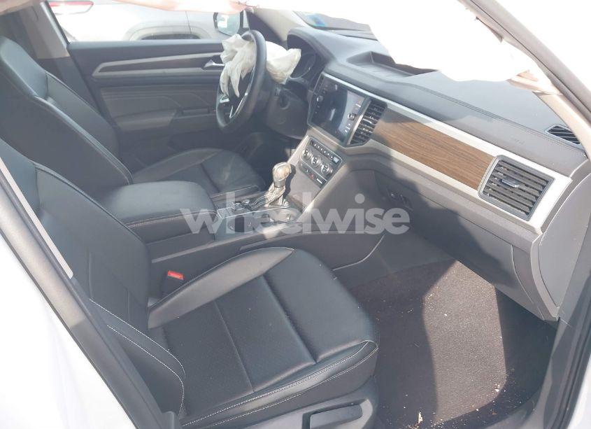 Photo 5 of 2021 Volkswagen Atlas 3.6L V6 SE W/TECHNOLOGY (VIN 1V2HR2CAXMC568493)