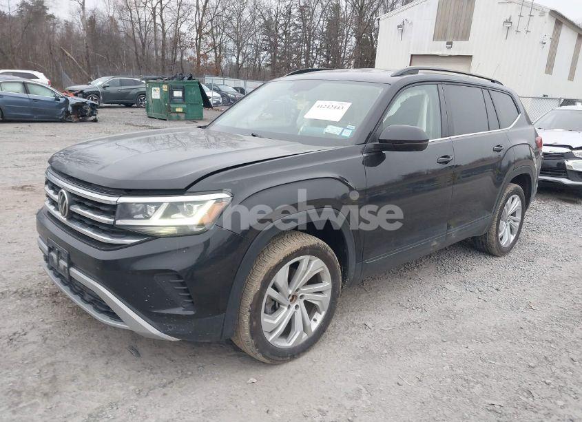 Photo 2 of 2021 Volkswagen Atlas 3.6L V6 SE W/TECHNOLOGY (VIN 1V2HR2CAXMC573645)