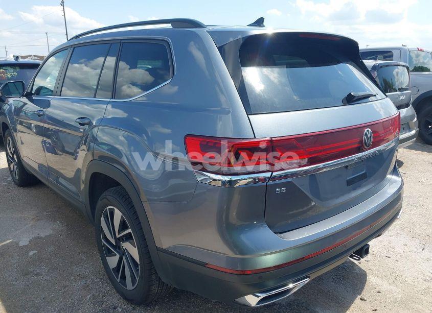 Photo 3 of 2024 Volkswagen Atlas 2.0T SE W/TECHNOLOGY (VIN 1V2HR2CAXRC528423)