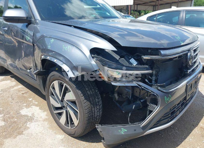 Photo 6 of 2024 Volkswagen Atlas 2.0T SE W/TECHNOLOGY (VIN 1V2HR2CAXRC528423)