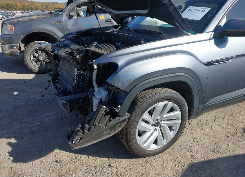 Photo 2 of 2023 Volkswagen Atlas CROSS SPORT 3.6L V6 SE W/TECHNOLOGY (VIN 1V2JE2CA8PC226431)