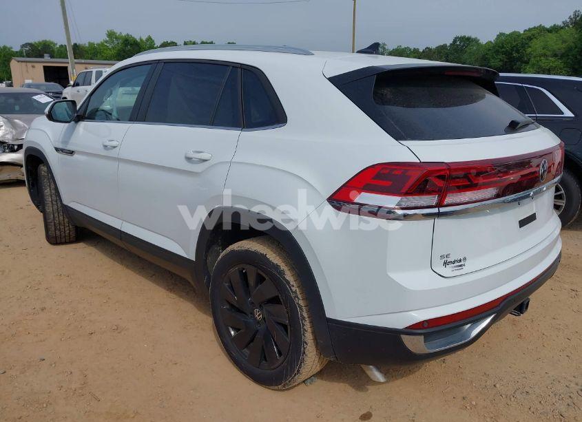 Photo 3 of 2024 Volkswagen Atlas CROSS SPORT 2.0T SE W/TECHNOLOGY (VIN 1V2JE2CA8RC212273)