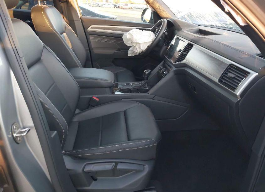 Photo 5 of 2022 Volkswagen Atlas CROSS SPORT 3.6L V6 SE W/TECHNOLOGY (VIN 1V2JE2CA9NC201759)