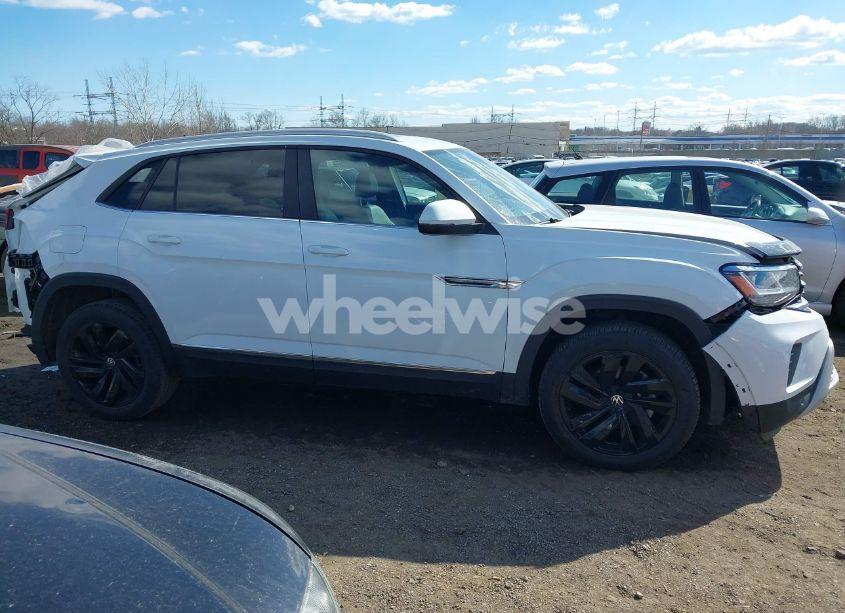 Photo 13 of 2022 Volkswagen Atlas CROSS SPORT 3.6L V6 SE W/TECHNOLOGY (VIN 1V2JE2CAXNC211975)