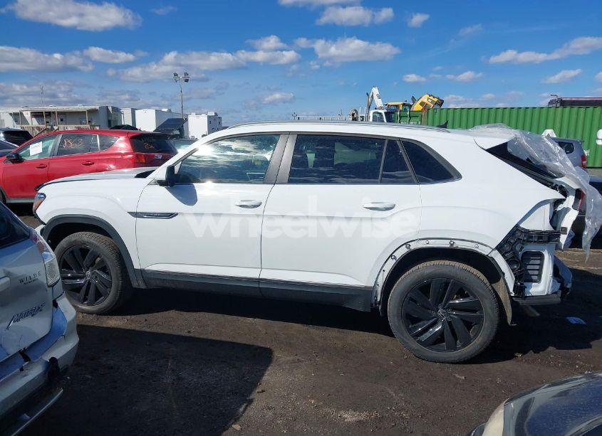 Photo 14 of 2022 Volkswagen Atlas CROSS SPORT 3.6L V6 SE W/TECHNOLOGY (VIN 1V2JE2CAXNC211975)