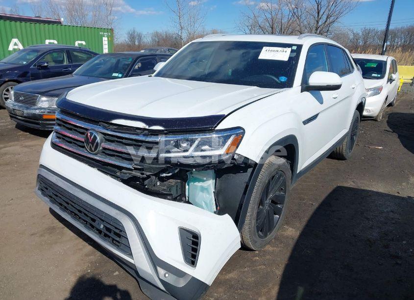 Photo 2 of 2022 Volkswagen Atlas CROSS SPORT 3.6L V6 SE W/TECHNOLOGY (VIN 1V2JE2CAXNC211975)