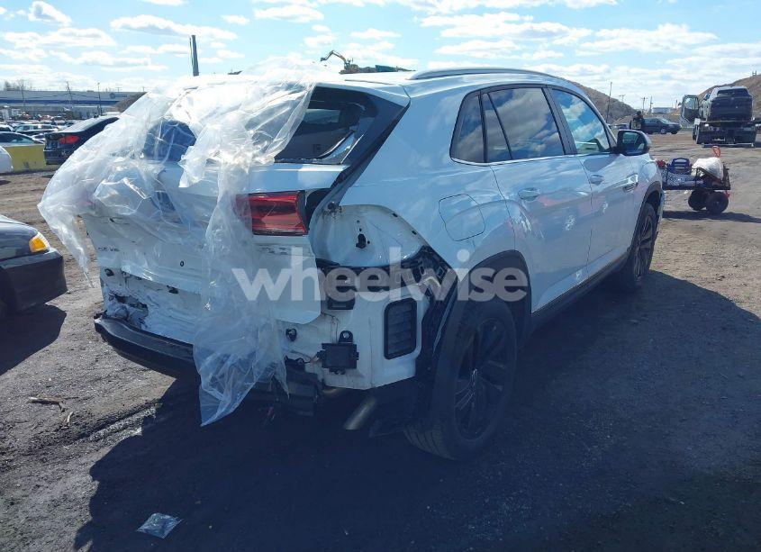 Photo 4 of 2022 Volkswagen Atlas CROSS SPORT 3.6L V6 SE W/TECHNOLOGY (VIN 1V2JE2CAXNC211975)