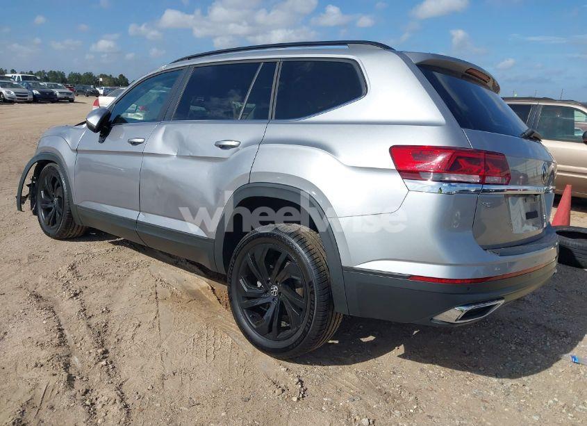 Photo 3 of 2022 Volkswagen Atlas 2.0T SE W/TECHNOLOGY (VIN 1V2JP2CA4NC514163)