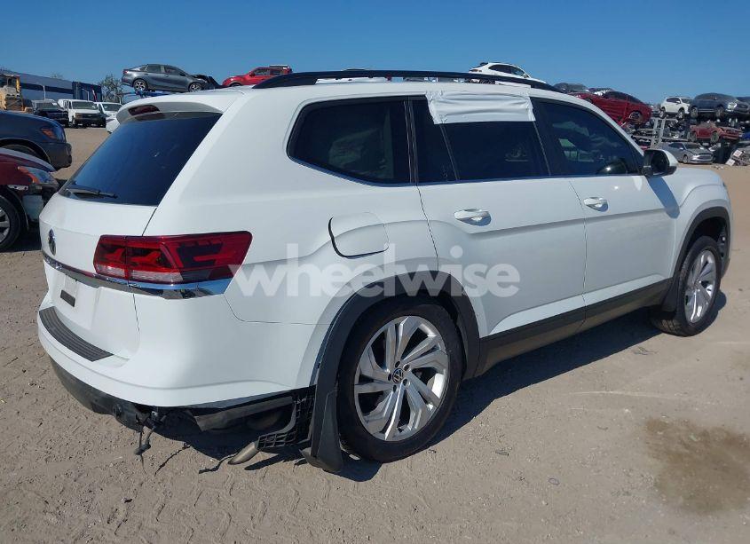 Photo 4 of 2021 Volkswagen Atlas 2.0T SE W/TECHNOLOGY (VIN 1V2JP2CAXMC560708)