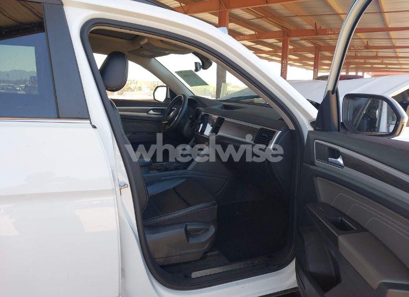 Photo 5 of 2022 Volkswagen Atlas 3.6L V6 SE W/TECHNOLOGY (VIN 1V2JR2CA0NC550958)