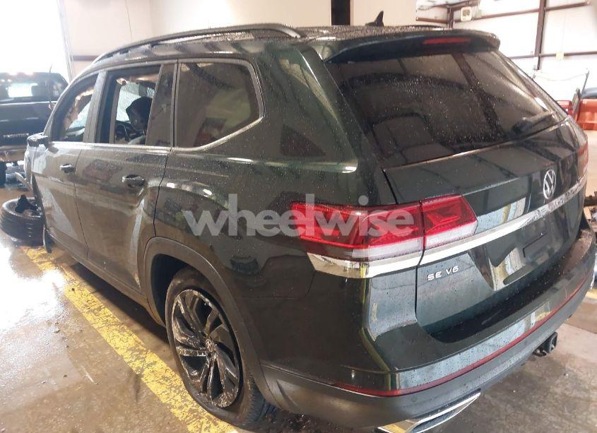 Photo 3 of 2022 Volkswagen Atlas 3.6L V6 SE W/TECHNOLOGY (VIN 1V2JR2CA3NC512947)