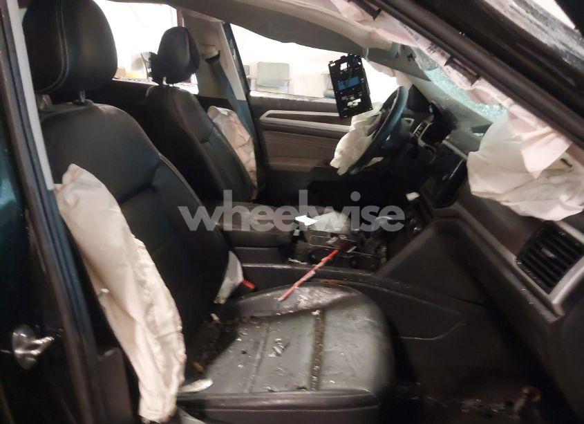 Photo 5 of 2022 Volkswagen Atlas 3.6L V6 SE W/TECHNOLOGY (VIN 1V2JR2CA3NC512947)