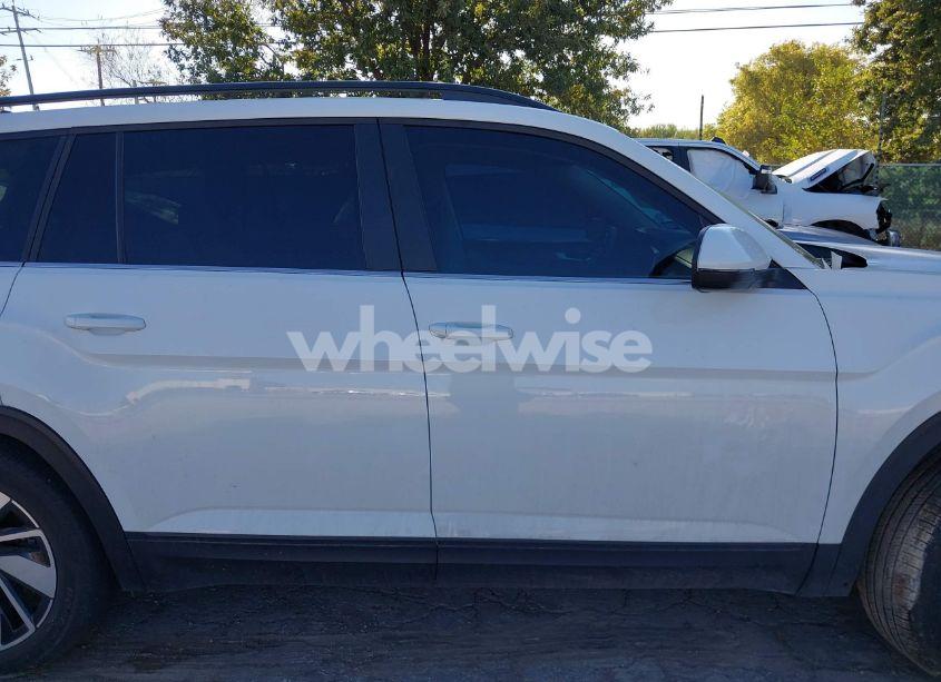 Photo 13 of 2024 Volkswagen Atlas 2.0T SE W/TECHNOLOGY (VIN 1V2JR2CA3RC502909)
