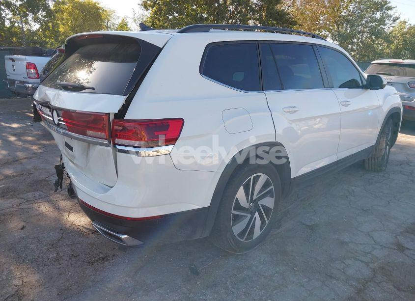 Photo 4 of 2024 Volkswagen Atlas 2.0T SE W/TECHNOLOGY (VIN 1V2JR2CA3RC502909)