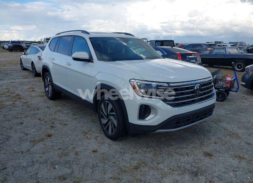 2024 Volkswagen Atlas 2.0T SE W/TECHNOLOGY (VIN 1V2JR2CA4RC585962) main photo