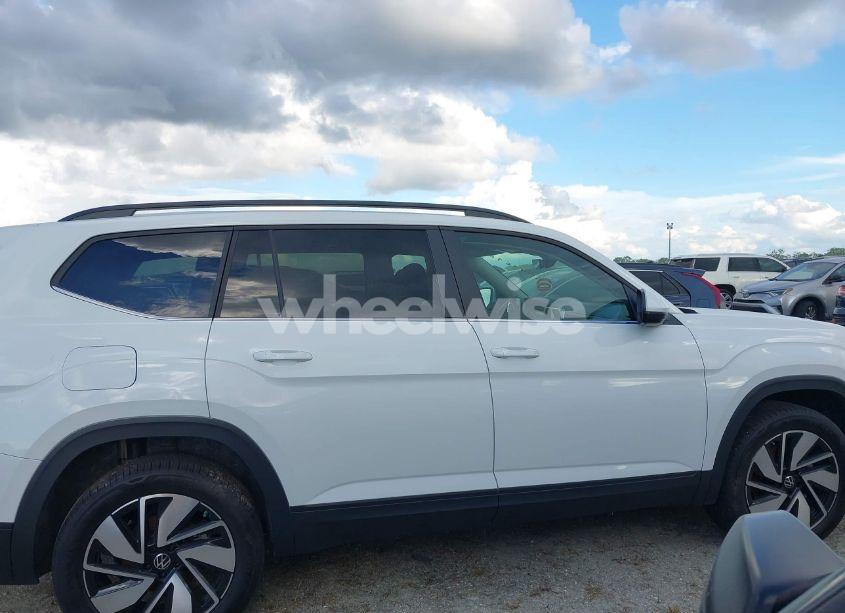 Photo 13 of 2024 Volkswagen Atlas 2.0T SE W/TECHNOLOGY (VIN 1V2JR2CA4RC585962)