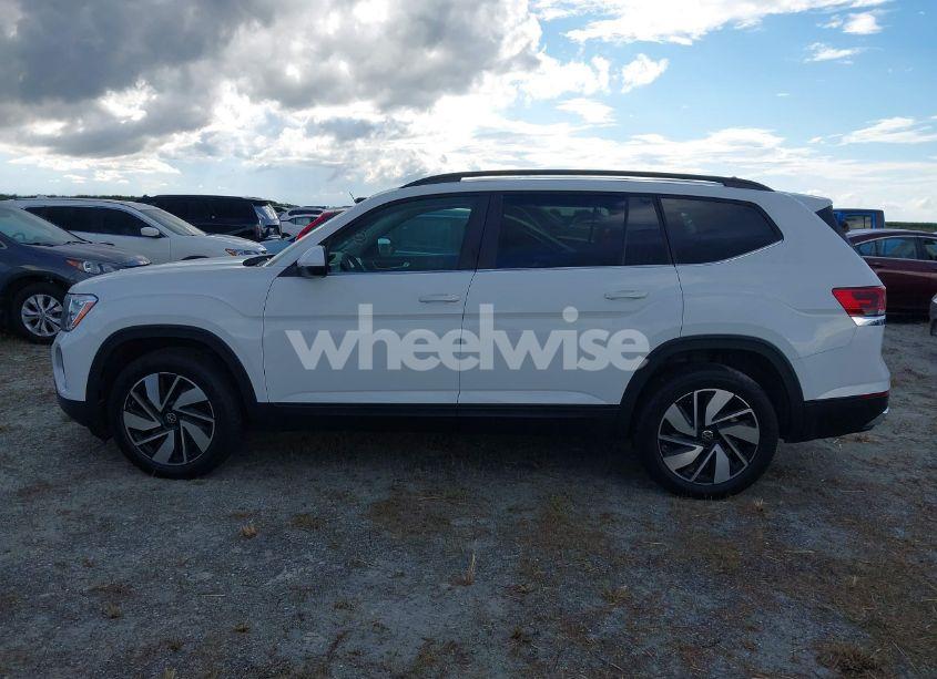 Photo 14 of 2024 Volkswagen Atlas 2.0T SE W/TECHNOLOGY (VIN 1V2JR2CA4RC585962)