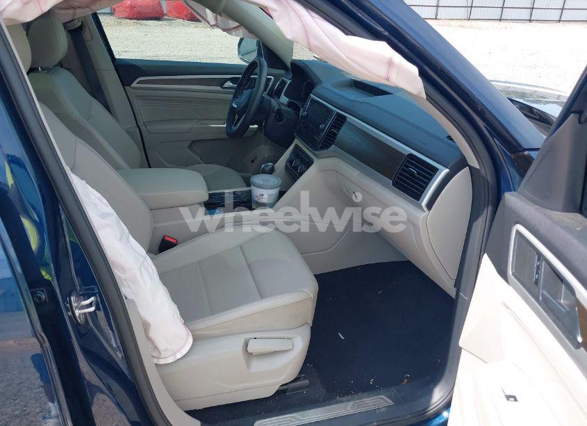 Photo 5 of 2022 Volkswagen Atlas 3.6L V6 SE W/TECHNOLOGY (VIN 1V2JR2CA5NC533766)