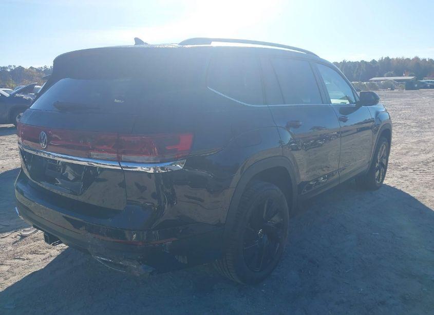 Photo 4 of 2024 Volkswagen Atlas 2.0T SE W/TECHNOLOGY (VIN 1V2JR2CA5RC611906)