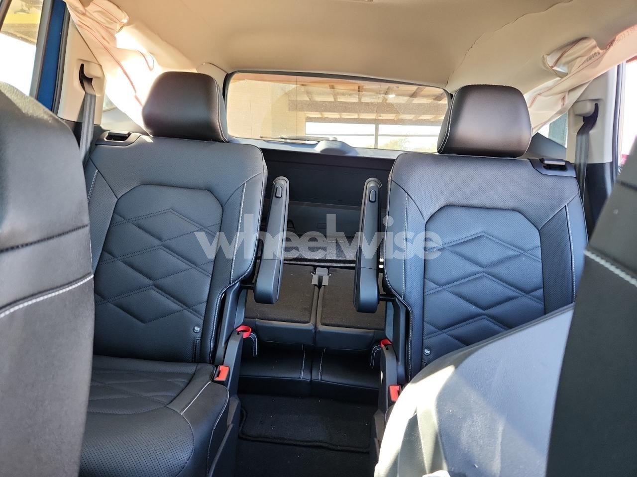 Photo 10 of 2025 VOLKSWAGEN ATLAS SE (VIN 1V2JR2CA5SC541846)