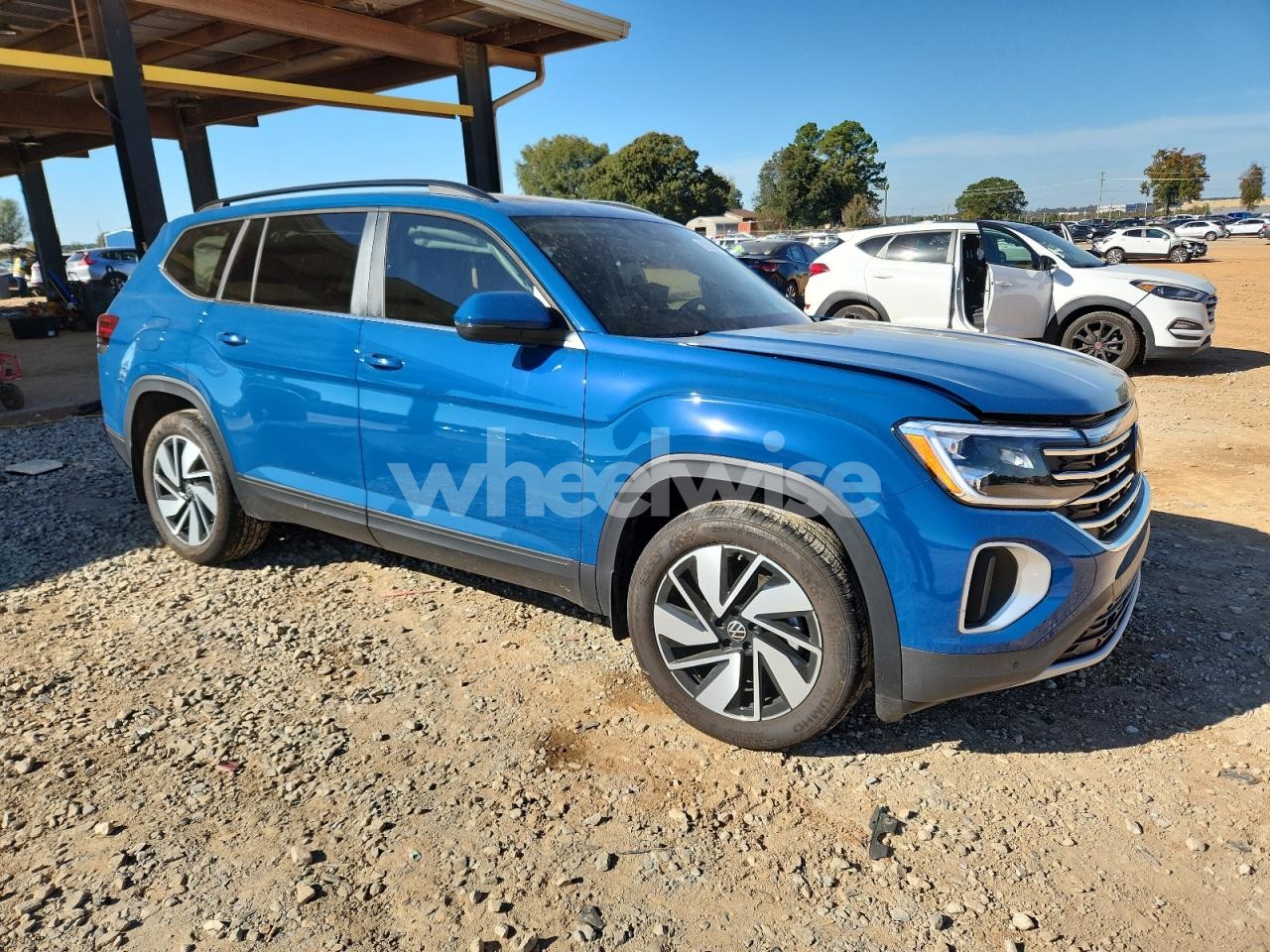 Photo 4 of 2025 VOLKSWAGEN ATLAS SE (VIN 1V2JR2CA5SC541846)