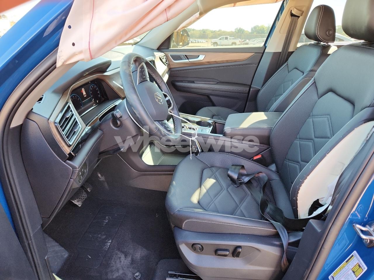 Photo 7 of 2025 VOLKSWAGEN ATLAS SE (VIN 1V2JR2CA5SC541846)