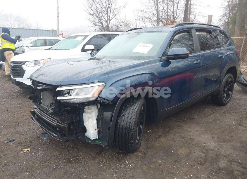 Photo 2 of 2023 Volkswagen Atlas 3.6L V6 SE W/TECHNOLOGY (VIN 1V2JR2CA6PC543788)