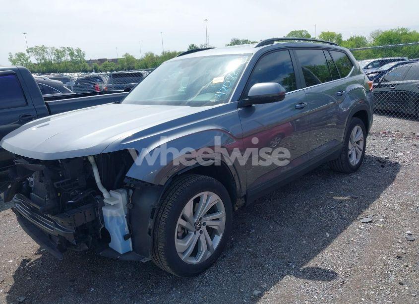 Photo 2 of 2022 Volkswagen Atlas 3.6L V6 SE W/TECHNOLOGY (VIN 1V2JR2CA7NC523045)