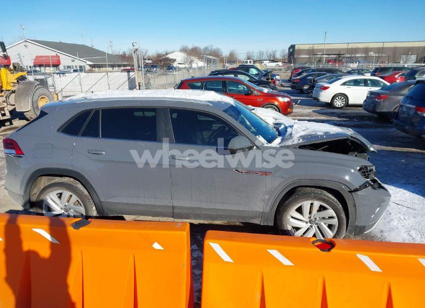 Photo 13 of 2021 Volkswagen Atlas CROSS SPORT 2.0T SE W/TECHNOLOGY (VIN 1V2KC2CA3MC223779)