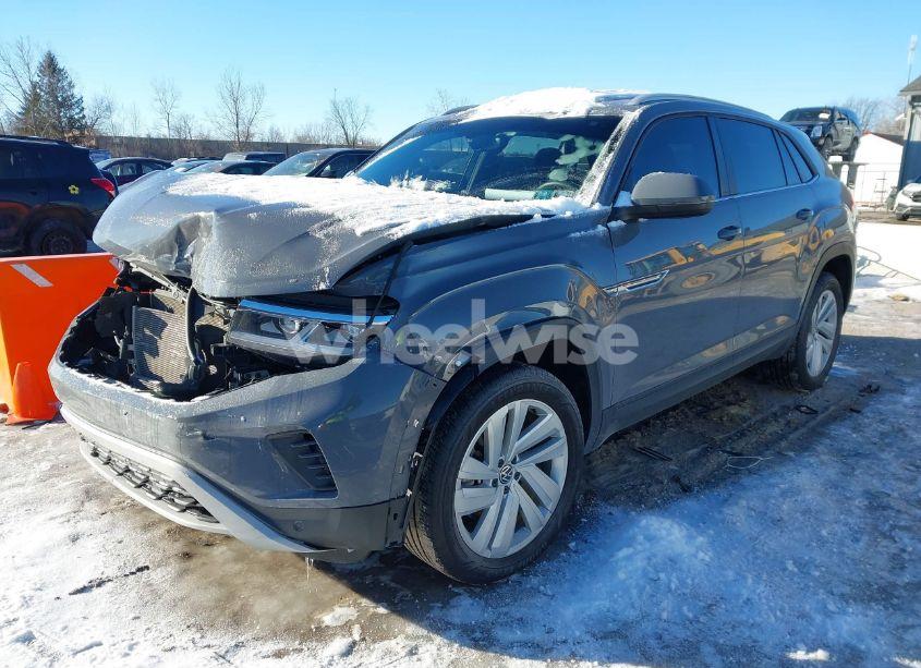 Photo 2 of 2021 Volkswagen Atlas CROSS SPORT 2.0T SE W/TECHNOLOGY (VIN 1V2KC2CA3MC223779)