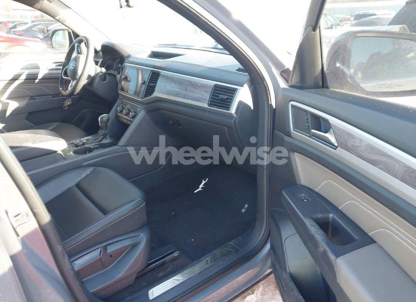 Photo 5 of 2021 Volkswagen Atlas CROSS SPORT 2.0T SE W/TECHNOLOGY (VIN 1V2KC2CA3MC223779)