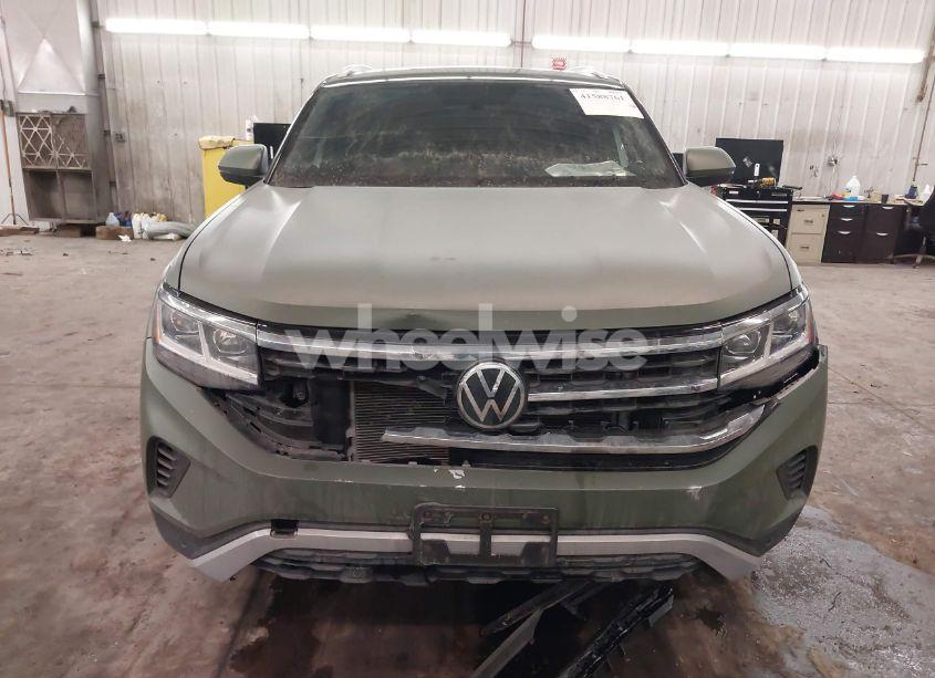 Photo 13 of 2022 Volkswagen Atlas CROSS SPORT 2.0T SE W/TECHNOLOGY (VIN 1V2KC2CA3NC207745)