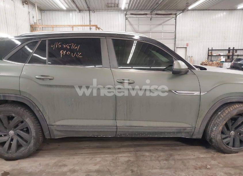 Photo 14 of 2022 Volkswagen Atlas CROSS SPORT 2.0T SE W/TECHNOLOGY (VIN 1V2KC2CA3NC207745)