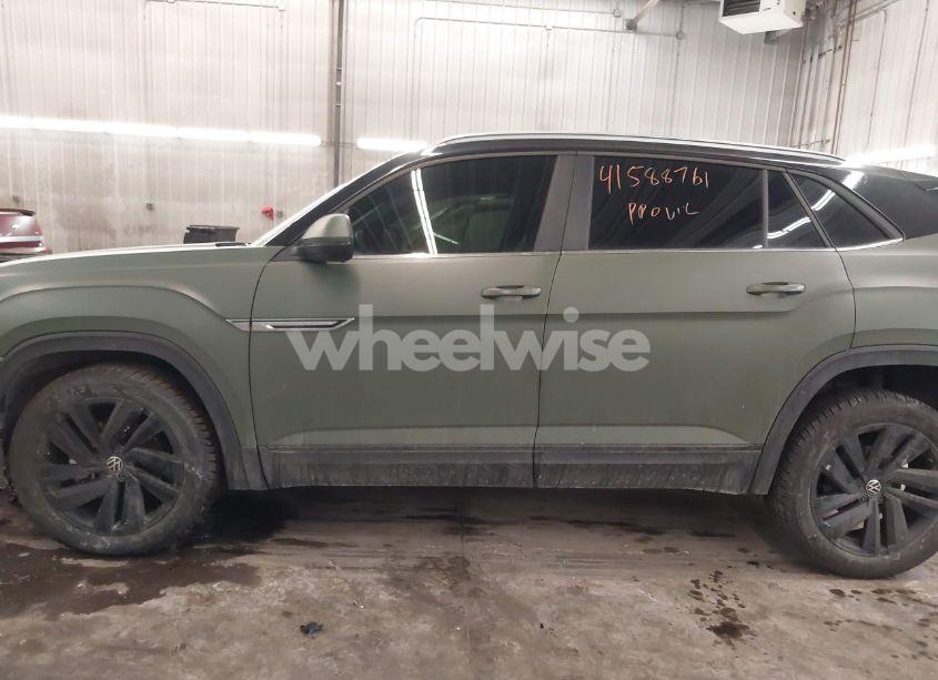 Photo 15 of 2022 Volkswagen Atlas CROSS SPORT 2.0T SE W/TECHNOLOGY (VIN 1V2KC2CA3NC207745)