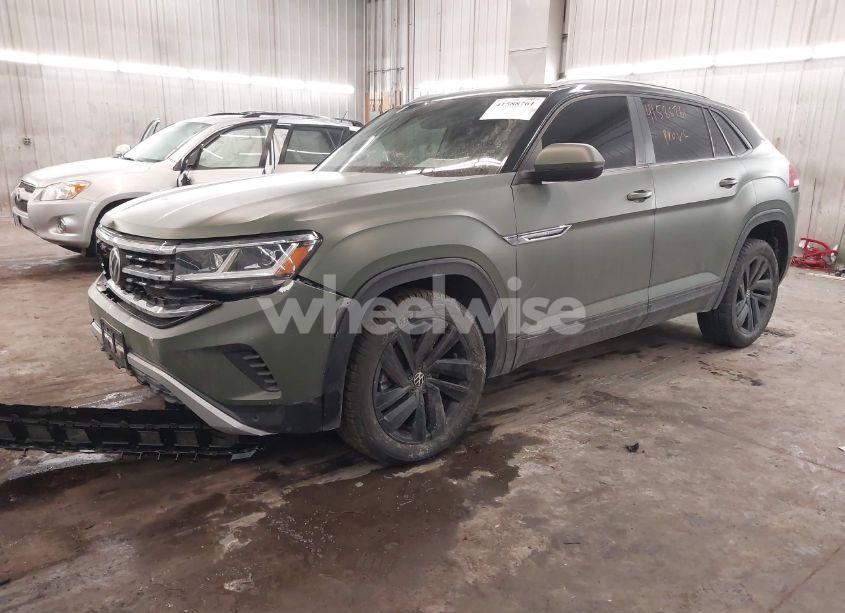 Photo 2 of 2022 Volkswagen Atlas CROSS SPORT 2.0T SE W/TECHNOLOGY (VIN 1V2KC2CA3NC207745)