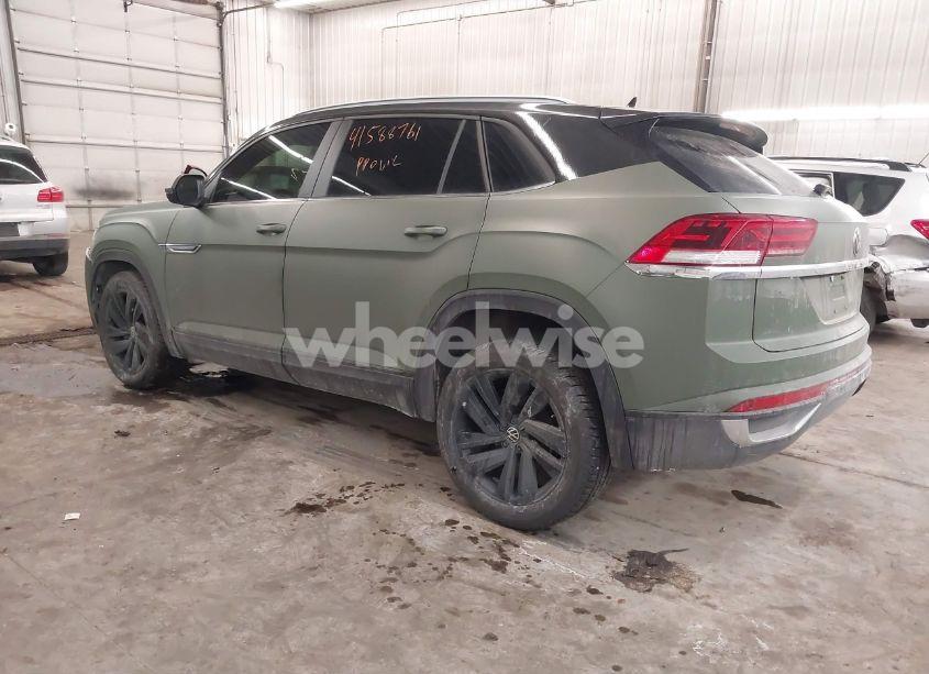 Photo 3 of 2022 Volkswagen Atlas CROSS SPORT 2.0T SE W/TECHNOLOGY (VIN 1V2KC2CA3NC207745)