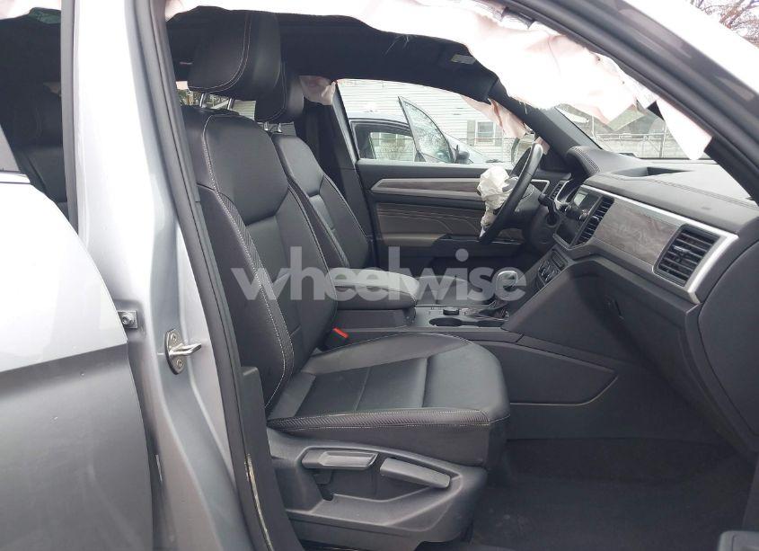 Photo 5 of 2021 Volkswagen Atlas CROSS SPORT 2.0T SE W/TECHNOLOGY (VIN 1V2KC2CA9MC204511)