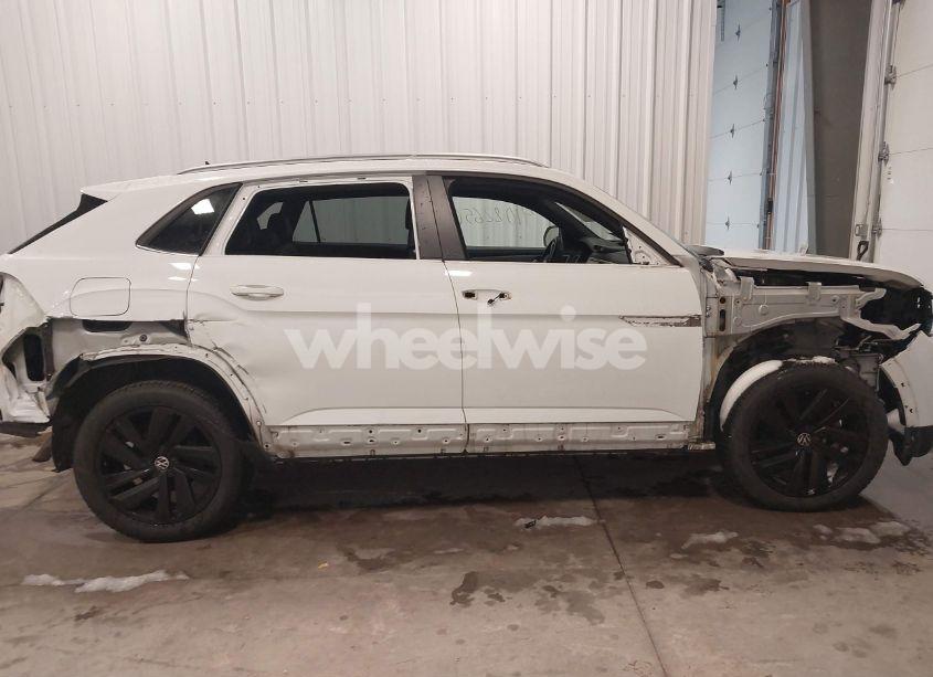 Photo 14 of 2022 Volkswagen Atlas CROSS SPORT 3.6L V6 SE W/TECHNOLOGY (VIN 1V2KE2CA2NC207116)
