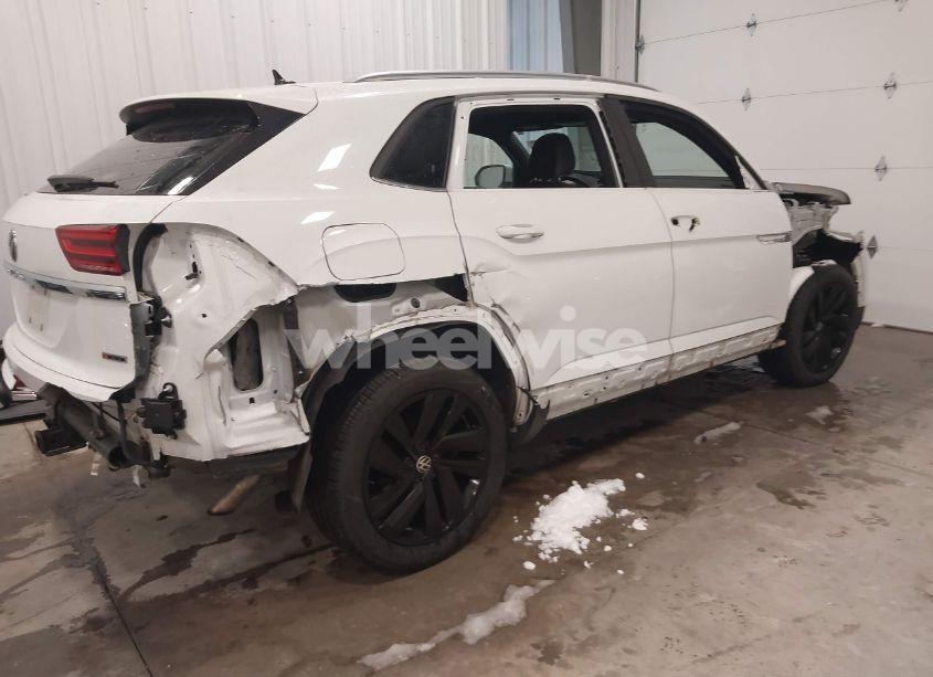 Photo 4 of 2022 Volkswagen Atlas CROSS SPORT 3.6L V6 SE W/TECHNOLOGY (VIN 1V2KE2CA2NC207116)