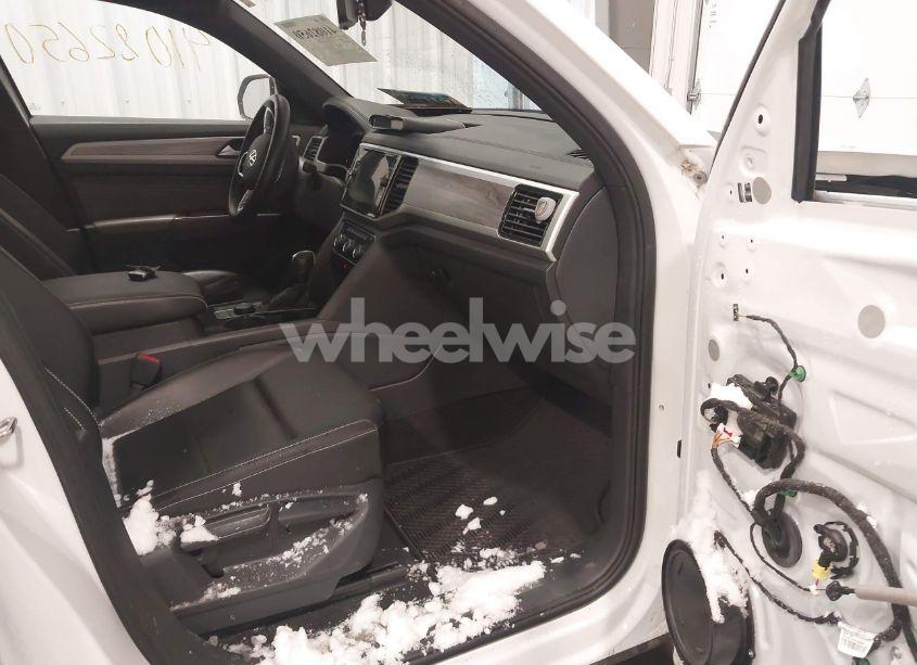 Photo 5 of 2022 Volkswagen Atlas CROSS SPORT 3.6L V6 SE W/TECHNOLOGY (VIN 1V2KE2CA2NC207116)