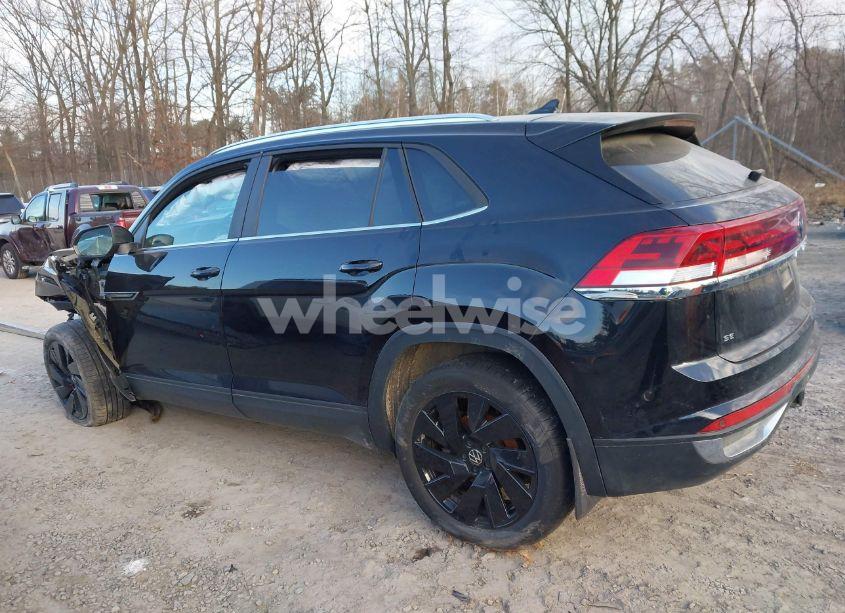 Photo 13 of 2024 Volkswagen Atlas CROSS SPORT 2.0T SE W/TECHNOLOGY (VIN 1V2KE2CA2RC201547)