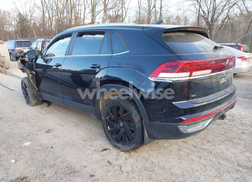 Photo 3 of 2024 Volkswagen Atlas CROSS SPORT 2.0T SE W/TECHNOLOGY (VIN 1V2KE2CA2RC201547)