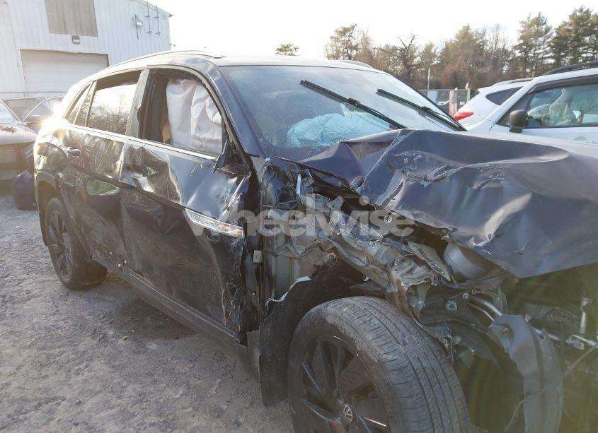 Photo 6 of 2024 Volkswagen Atlas CROSS SPORT 2.0T SE W/TECHNOLOGY (VIN 1V2KE2CA2RC201547)