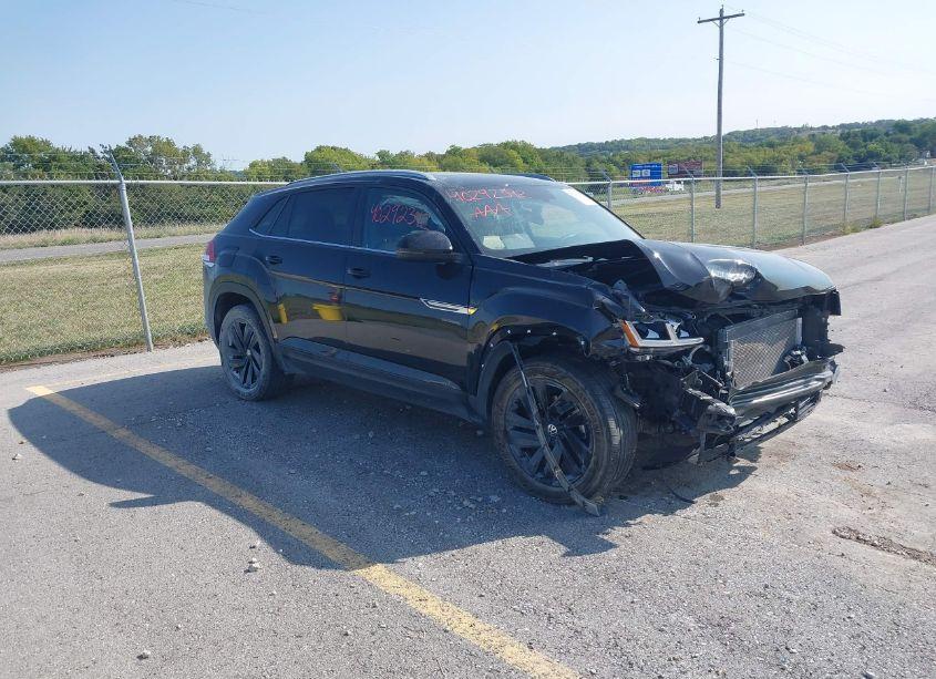 2022 Volkswagen Atlas CROSS SPORT 3.6L V6 SE W/TECHNOLOGY (VIN 1V2KE2CA3NC213846) main photo