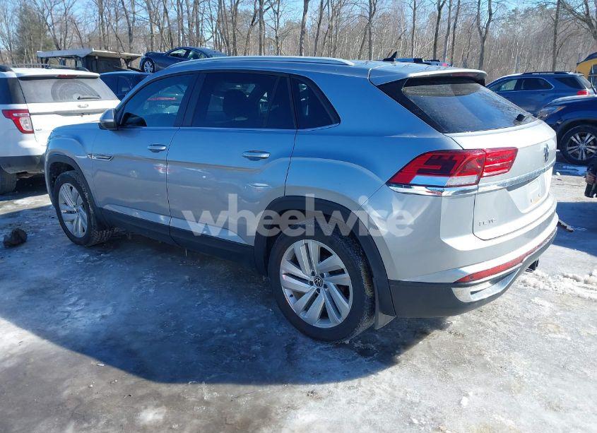 Photo 3 of 2021 Volkswagen Atlas CROSS SPORT 3.6L V6 SE W/TECHNOLOGY (VIN 1V2KE2CA4MC228516)